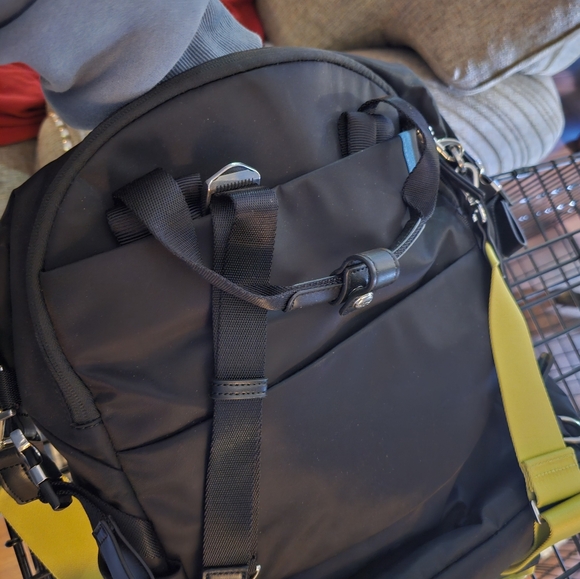 Samsonite & Sarah Jessica Parker: The Carried Away Convertible - Picture 3 of 4